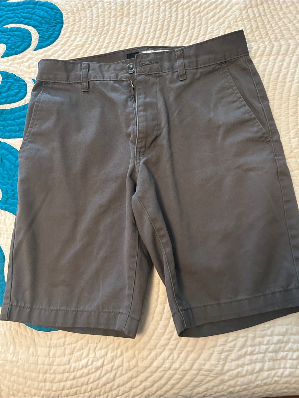 RVCA Men's Slate Gray Flat-Front Shorts. Great condition